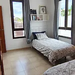 Lanzarote Cloclo - Private Heated Pool, Wifi, Private Parking Плайя-Бланка