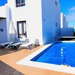 Lanzarote Cloclo - Private Heated Pool, Wifi, Private Parking Вілла