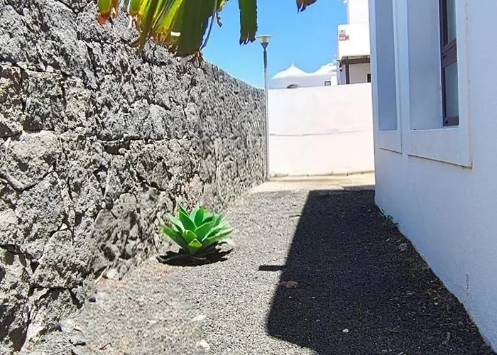 Villa Lanzarote Cloclo - Private Heated Pool, Wifi, Private Parking *