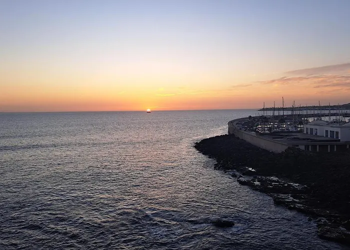 Lanzarote Cloclo - Private Heated Pool, Wifi, Private Parking