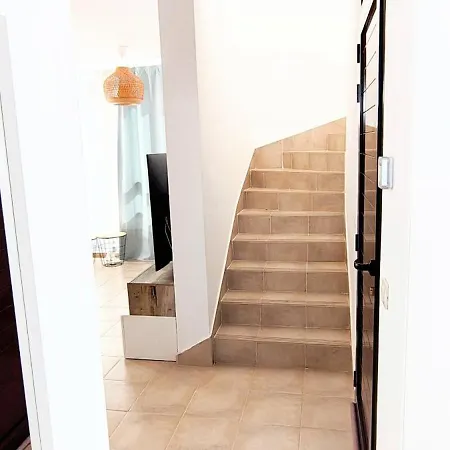 Lanzarote Clocló - Private Heated Pool, Wifi, Private Parking Villa *
