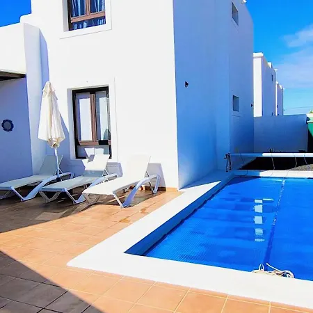 Lanzarote Clocló - Private Heated Pool, Wifi, Private Parking Villa
