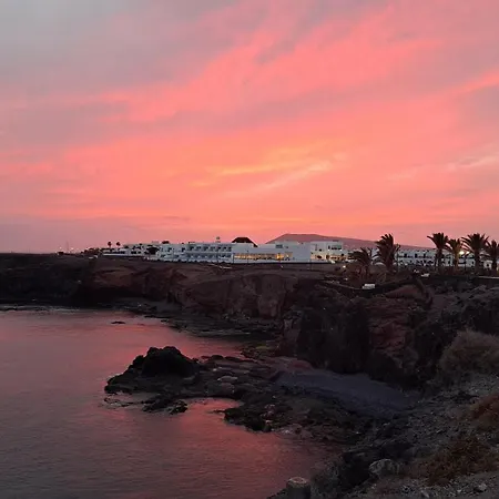 Lanzarote Clocló - Private Heated Pool, Wifi, Private Parking *
