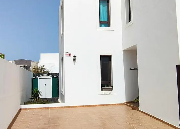 Lanzarote Cloclo - Private Heated Pool, Wifi, Private Parking 플라야블랑카